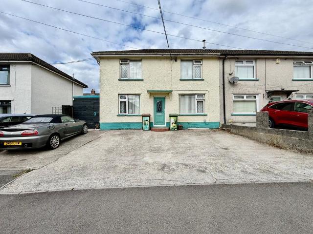 House for sale in Cefn Fforest, Wales