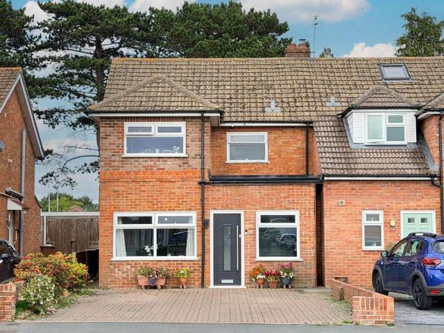 House for sale in Berrick Salome, Oxfordshire