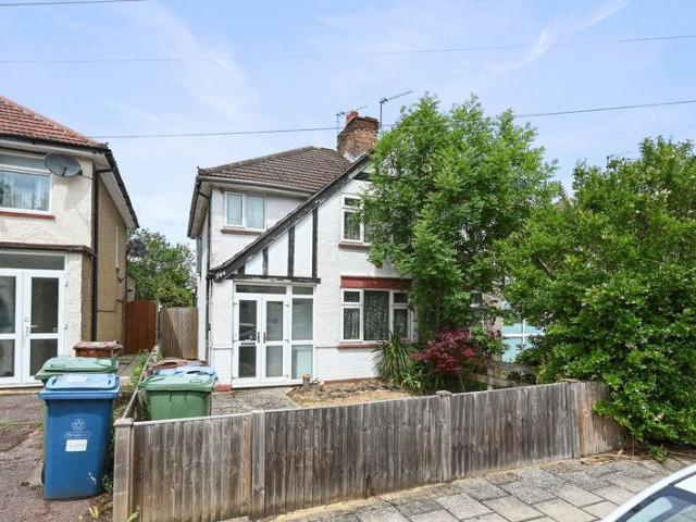 House for sale in Harrow Weald, Greater London