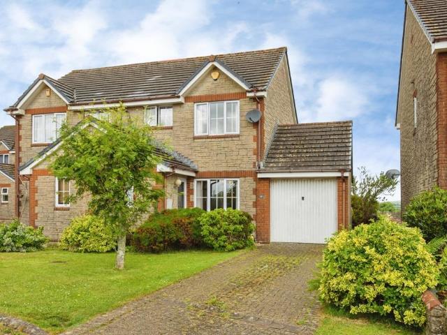 House for sale in Lamellion, Cornwall
