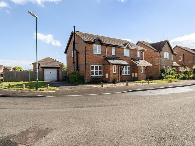 House for sale in Littlecote, West Sussex