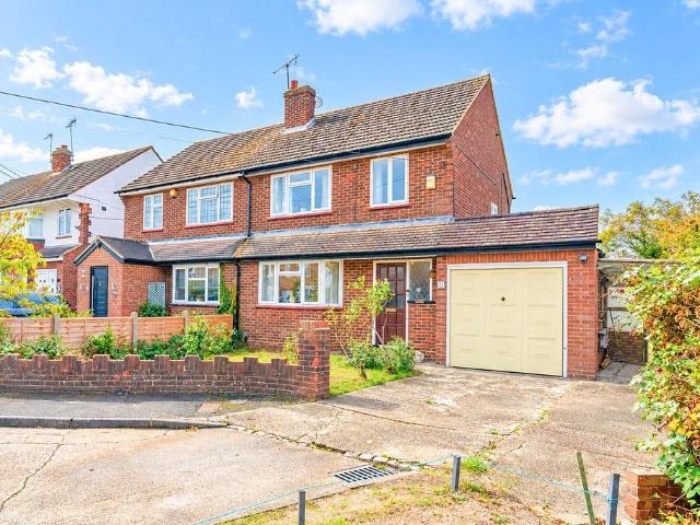 House for sale in Shreding Green, Iver