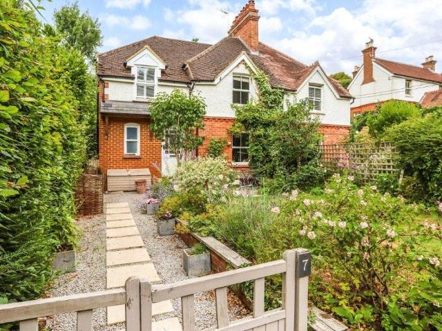 House for sale in Wrecclesham, Fole