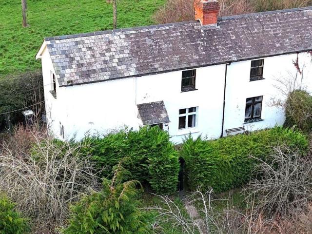 House for sale in Tisbury, Wiltshire