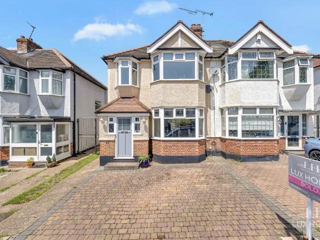 House for sale in Gidea Park, Greater London