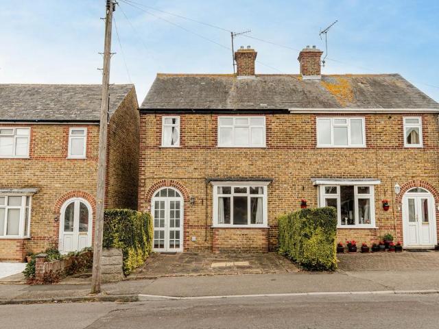 House for sale in Oad Street, Kent
