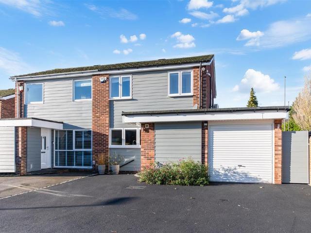 House for sale in Nork, Red Hill