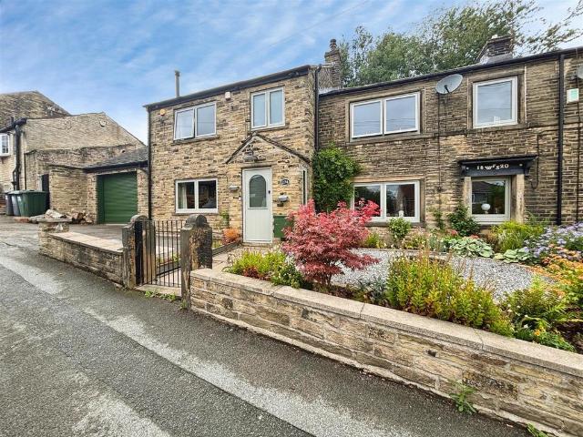 House for sale in Slack Side, West Yorkshire