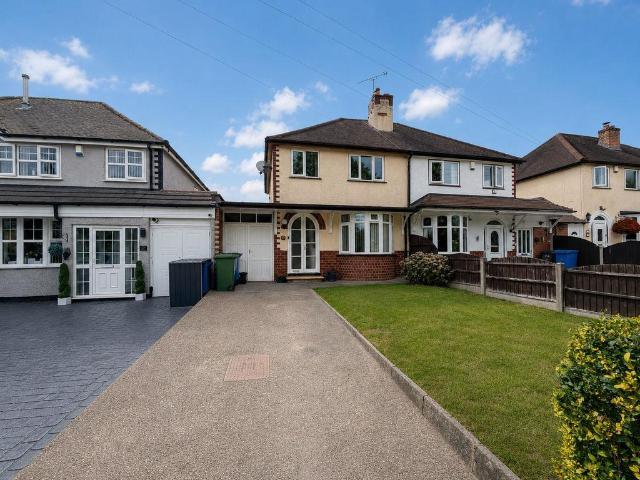 House for sale in Landywood, Great Chatwell