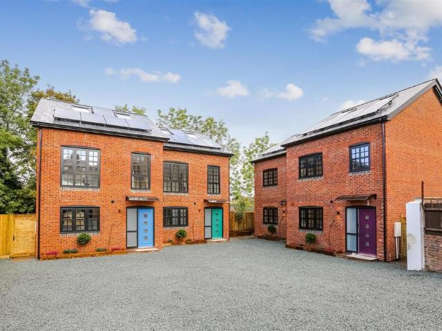 House for sale in Reffles Bridge, Reigate and Banstead