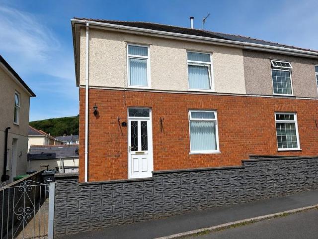 House for sale in Abercraf, Wales