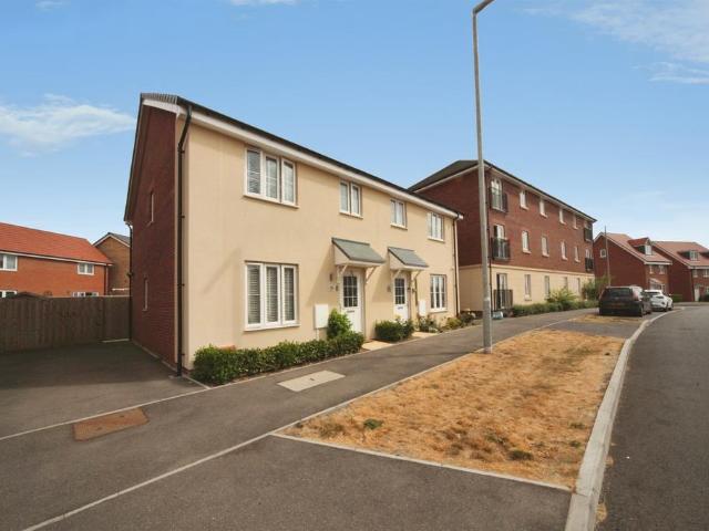 House for sale in Houghton Regis, Bedfordshire