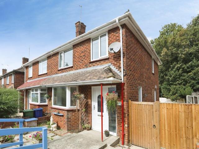House for sale in Oad Street, Kent