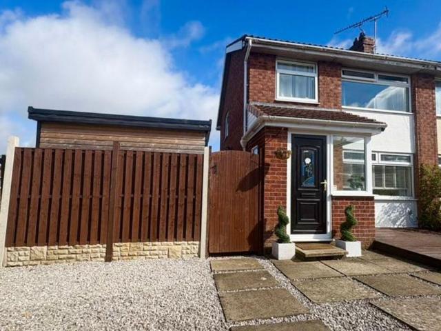 House for sale in Stubbin, Deepcar