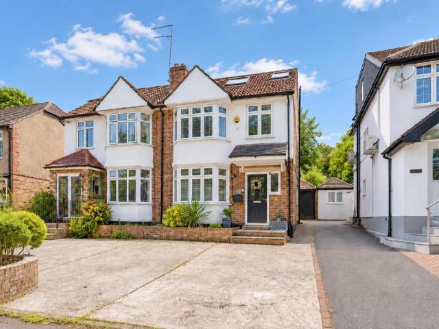 House for sale in Woodmansterne, Reigate and Banstead