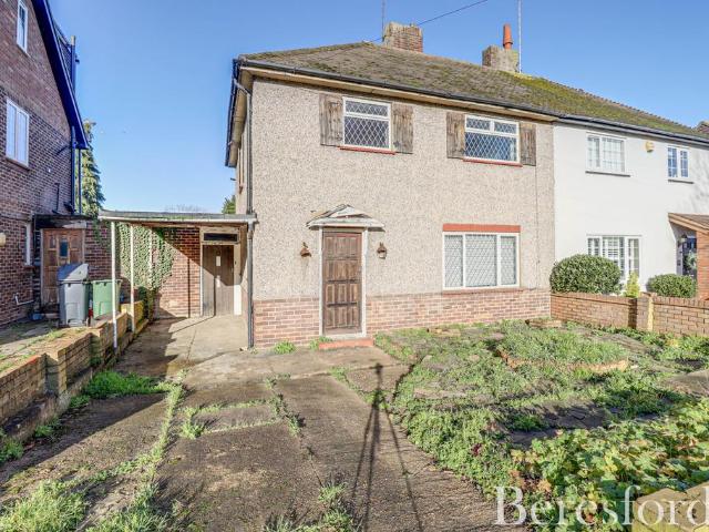 House for sale in Pilgrims' Hatch, Navestock Side