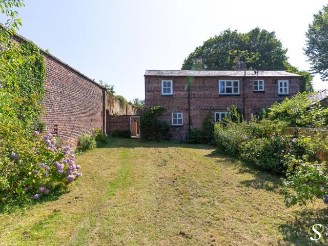 House for sale in High Legh