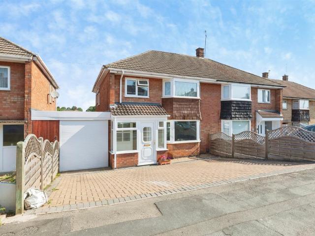 House for sale in Elmfield, Leicestershire