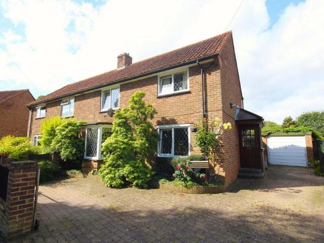 House for sale in The Butts, Kent