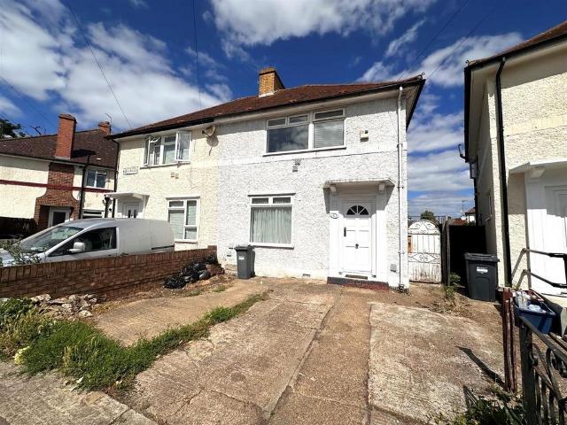 House for sale in London Borough of Hounslow, Feltham