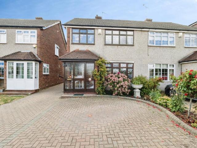 House for sale in Emerson Park, Greater London