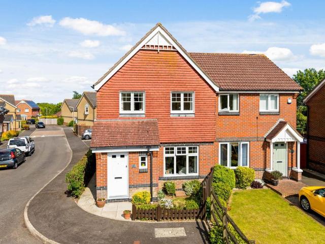 House for sale in Hawkinge, Folkestone