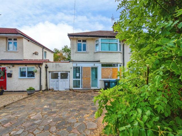 House for sale in Meriden, Watford