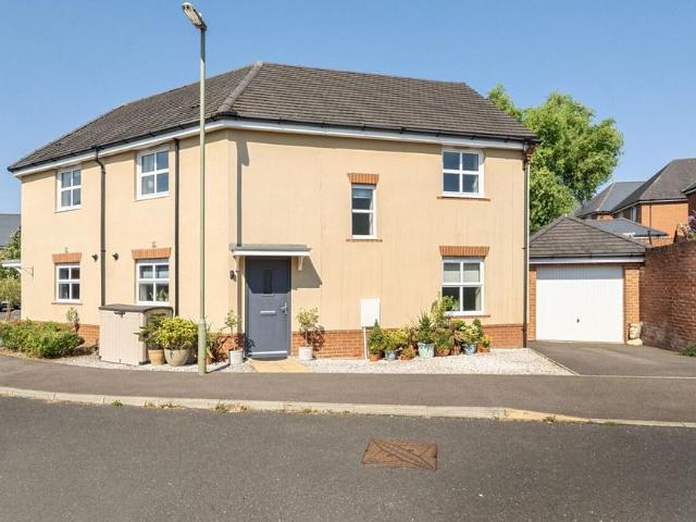 House for sale in Barton Stacey, Hampshire
