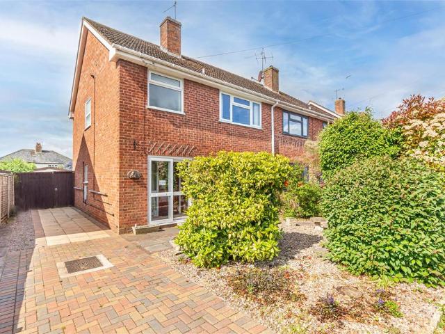 House for sale in Dines Green, Worcestershire