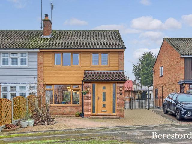 House for sale in Navestock Side, Essex