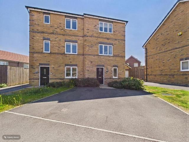 House for sale in Cutsyke, North Featherstone
