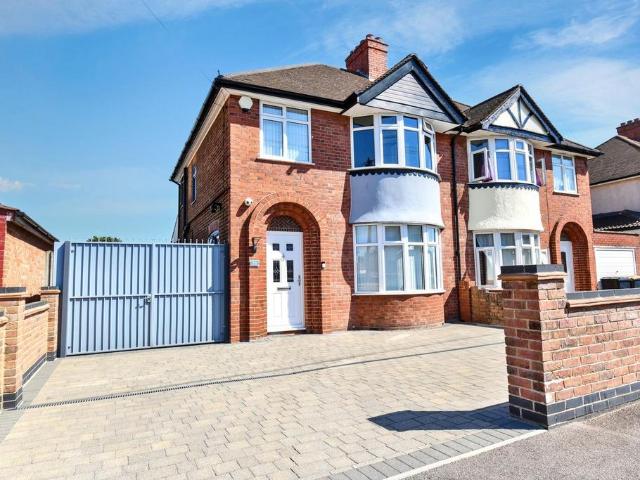 House for sale in Cauldwell, Bedford
