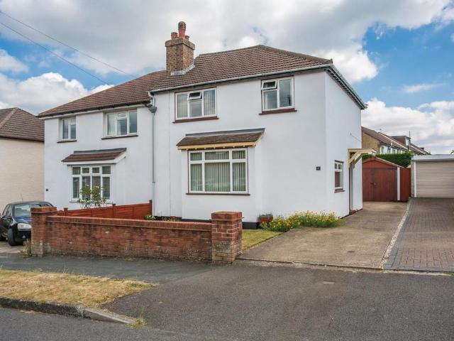 House for sale in Caterham on the Hill, Hillview