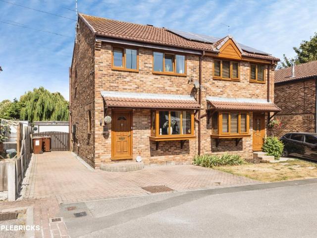 House for sale in Knottingley, West Yorkshire