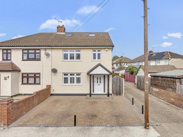 House for sale in London Borough of Havering, Greater London