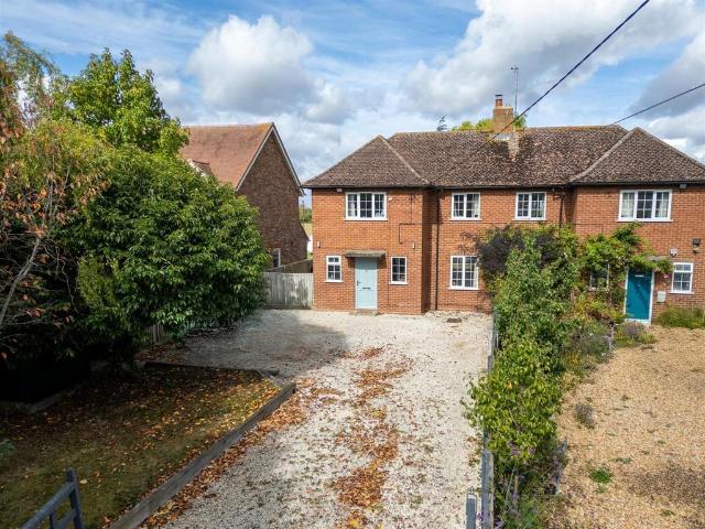 House for sale in Charndon, Buckinghamshire