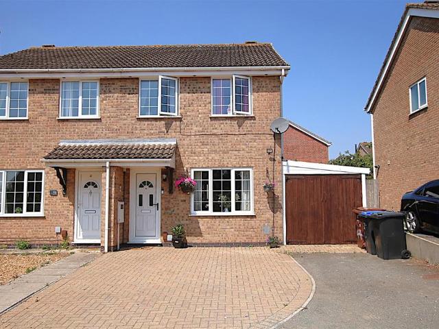 House for sale in East Hunsbury, Northamptonshire