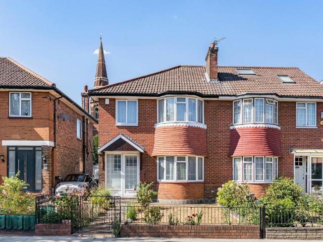 House for sale in London Borough of Ealing, Greater London