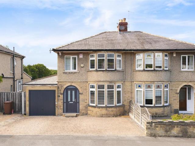House for sale in West Chevin, Guiseley