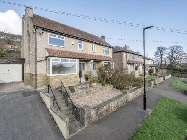 House for sale in Warley Town, West Yorkshire
