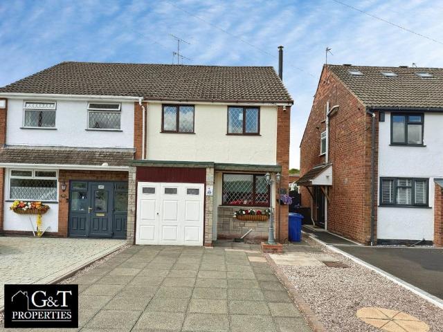 House for sale in Kingswinford, West Midlands