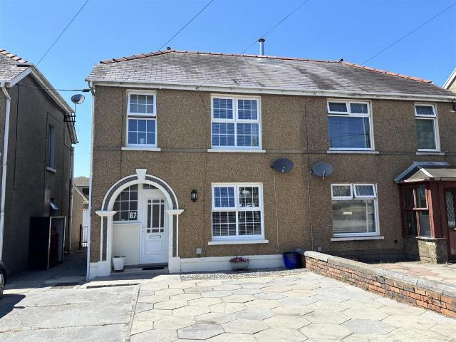 House for sale in Llannon, Tumble