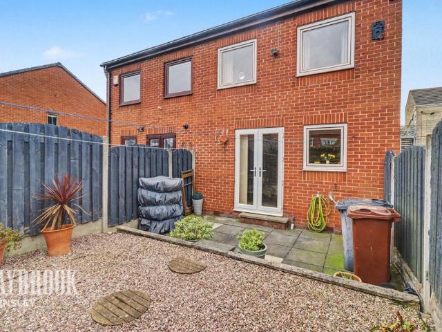 House for sale in Dodworth, South Yorkshire