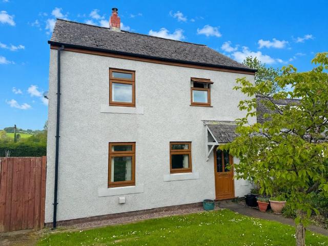 House for sale in Pentrefelin, Cellan
