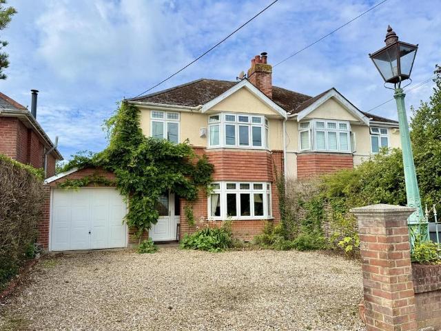 House for sale in Highcliffe