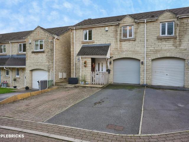 House for sale in Longwood Edge, Kirklees