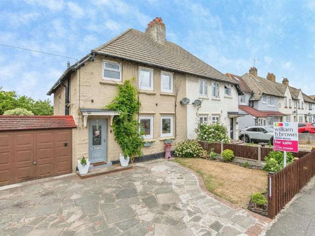 House for sale in South Hornchurch, Greater London