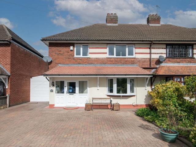 House for sale in Balls Hill, Hill Top