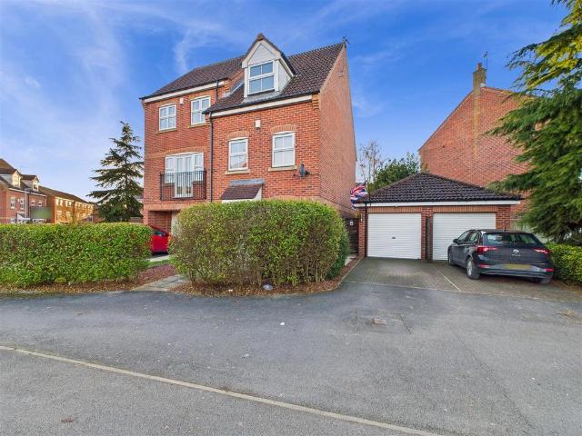 House for sale in Elloughton-cum-Brough, Brough