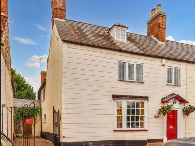 House for sale in Alderminster, Warwickshire